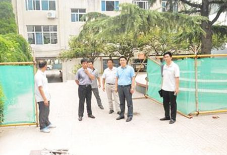 張其雪局長視察東坪衛(wèi)生院改建項目