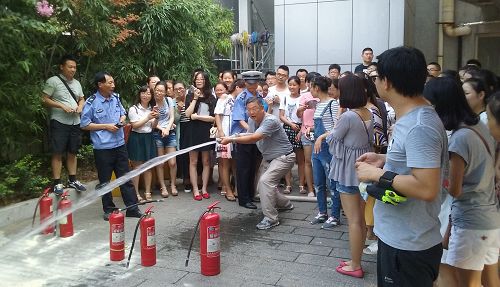 滕州市婦幼保健院組織新入職員工進行消防知識培訓(xùn)及演練