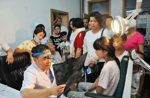 群眾心坎上的及時雨——濟醫(yī)附院專家到巨野中醫(yī)院二次幫扶