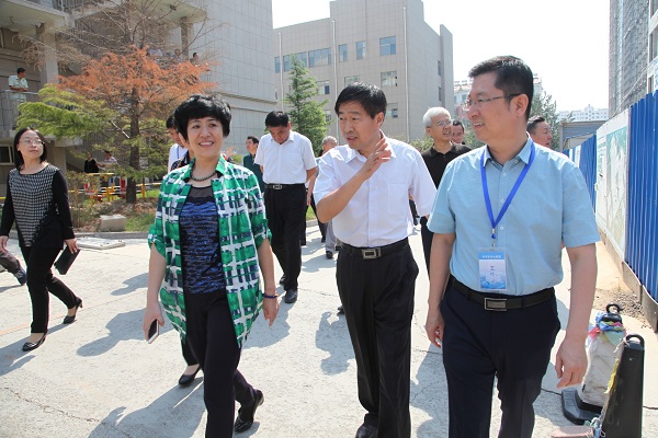 市政協(xié)領(lǐng)導(dǎo)到濱州市中心醫(yī)院調(diào)研醫(yī)改工作