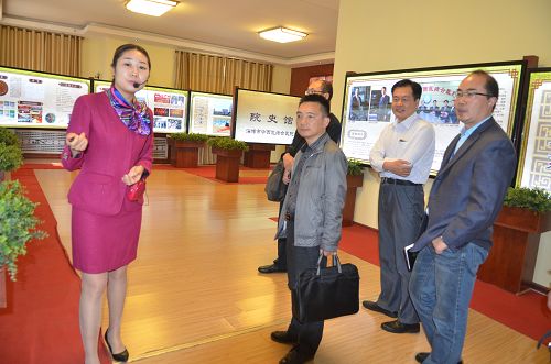 　　貴州省畢節(jié)市衛(wèi)計(jì)委率團(tuán)到淄博市中西醫(yī)結(jié)合醫(yī)院參觀考察慈善醫(yī)院建設(shè)情況 　　貴州省畢節(jié)市衛(wèi)計(jì)委率團(tuán)到淄博市中西醫(yī)結(jié)合醫(yī)院參觀考察慈善醫(yī)院建設(shè)情況