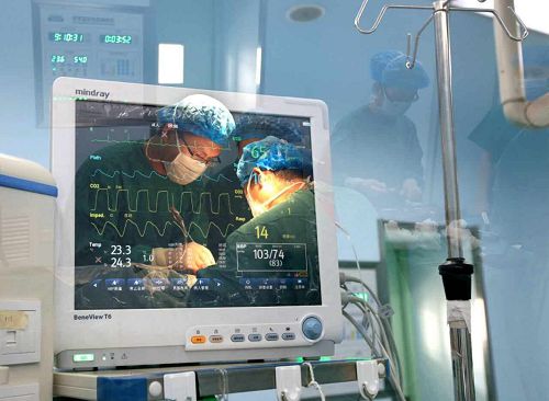 10月15日，第十一屆中國(guó)藝術(shù)節(jié)全國(guó)優(yōu)秀攝影作品展覽在陜西省美術(shù)博物館開幕，臨沂市中醫(yī)醫(yī)院黨委書記相軍創(chuàng)作的《爭(zhēng)分奪秒》、《節(jié)日苗寨》兩幅作品入選。