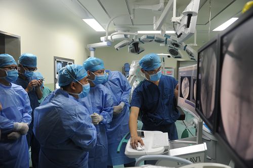 機(jī)器人能做高難度骨科手術(shù)?“天璣”駕到 山東第一
