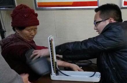 3.5學雷鋒 平邑街道社區(qū)衛(wèi)生服務中心在行動