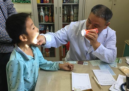 蘭陵鄉(xiāng)醫(yī)于新水：當(dāng)醫(yī)生就是治病救人，行醫(yī)就是行好