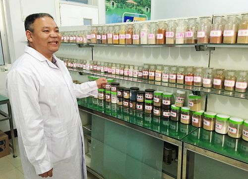 蘭陵鄉(xiāng)醫(yī)于新水：當(dāng)醫(yī)生就是治病救人，行醫(yī)就是行好