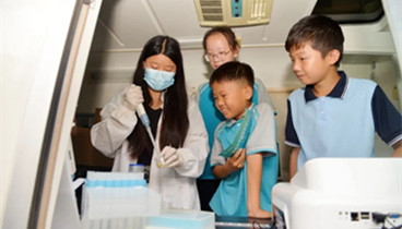 濟(jì)南市場監(jiān)管“食安大篷車”開進(jìn)校園