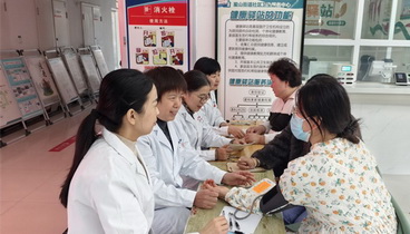 梁山縣婦女兒童醫(yī)院：開展醫(yī)療巡診活動，把健康送到居民家門口