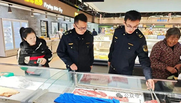 成武縣市場(chǎng)監(jiān)管局開展元旦節(jié)前食品流通環(huán)節(jié)專項(xiàng)檢查