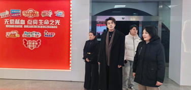 抖音頭部主播“董先生”返鄉(xiāng)助力公益 探訪泰安市中心血站呼吁生命接力