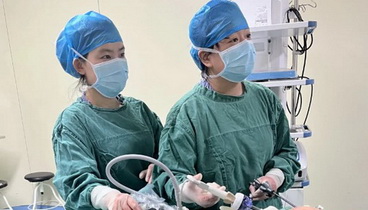 “游走”的節(jié)育環(huán)致子宮穿孔，鄧倩倩團(tuán)隊(duì)宮腹腔鏡微創(chuàng)手術(shù)化險(xiǎn)為夷